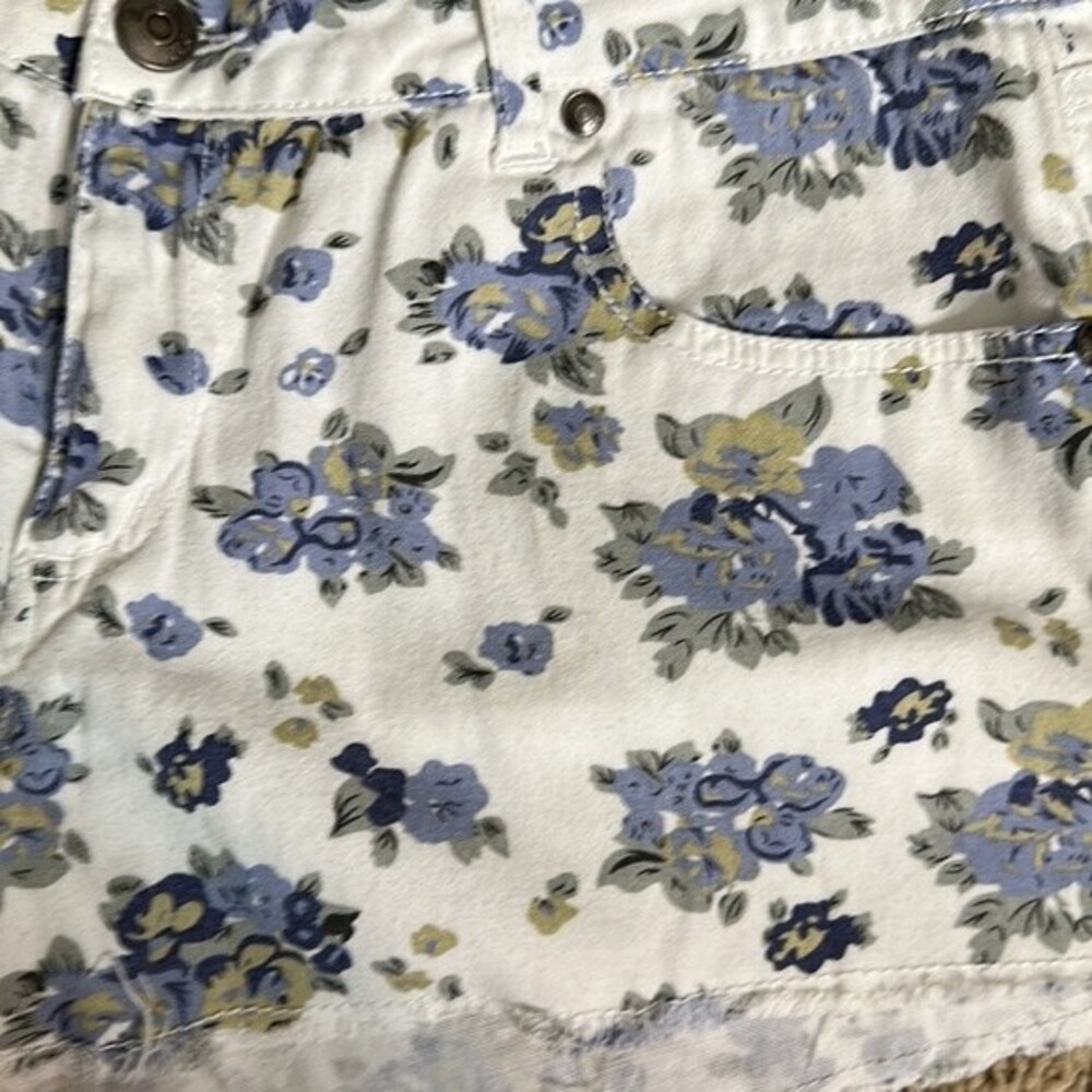 ⚡️ Adam Levine Blue Floral Shorts Size 7/8 - Picture 3 of 6